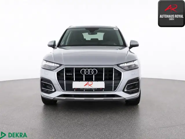 Audi Q5 view 8