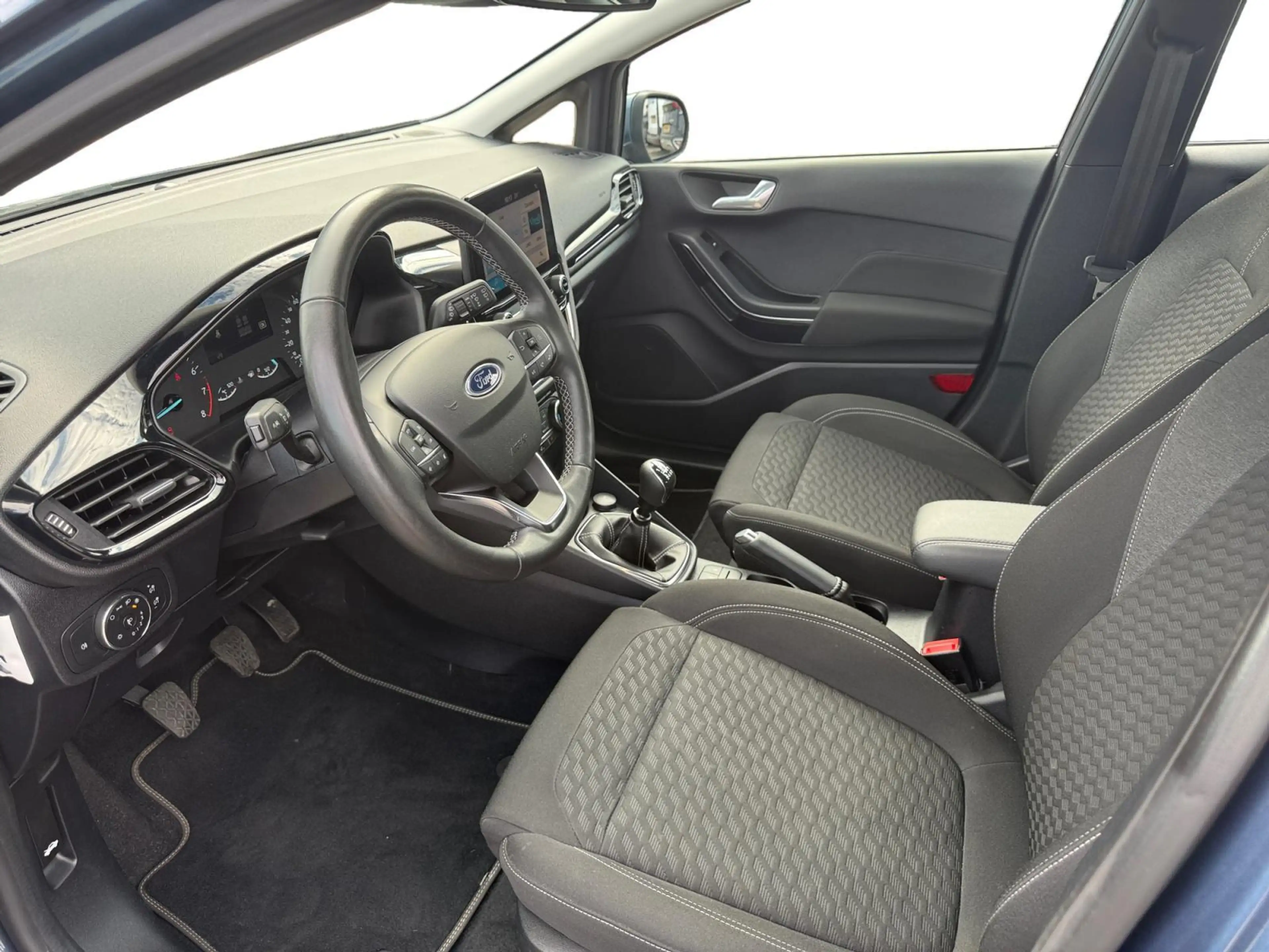 Ford Fiesta 1.0 EcoBoost Hybrid Titanium WinterPack | Parkeers — photo 3