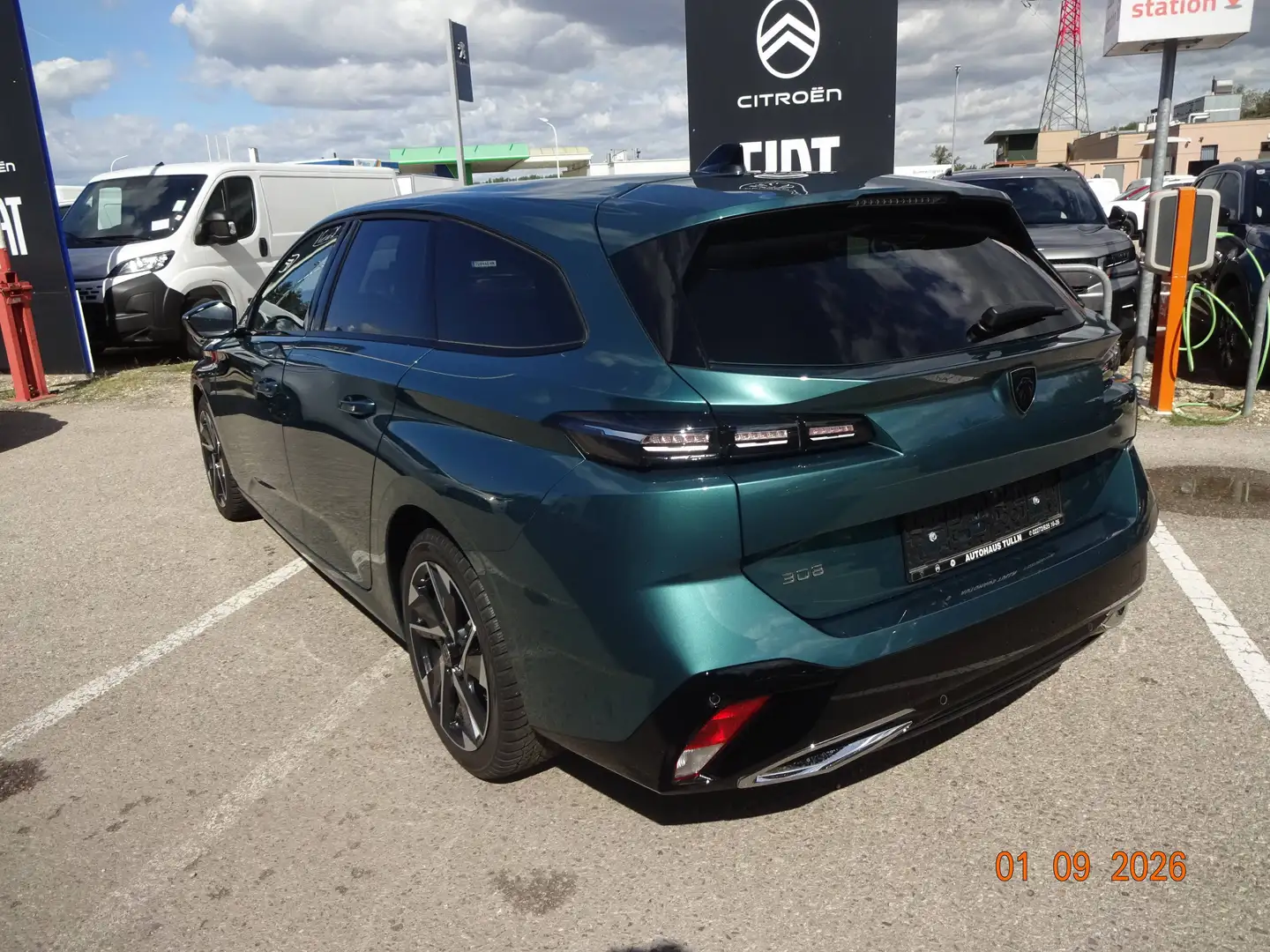 Peugeot 308 SW Allure BHDI 130 EAT8 Blau - 2