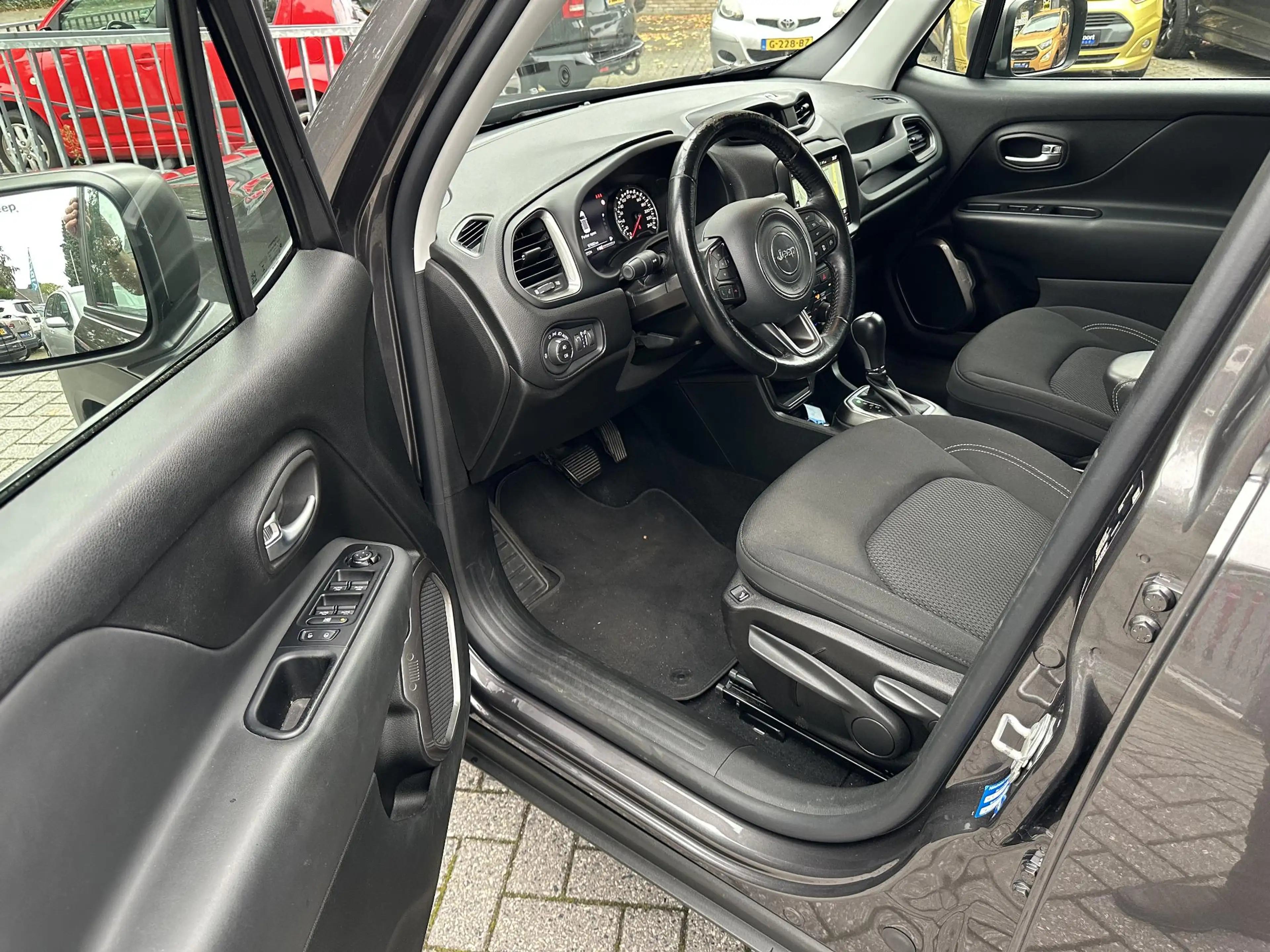 Jeep Renegade 1.3T 150PK Automaat Limited Navi|ACC|DAB|Dodehoek| — photo 11