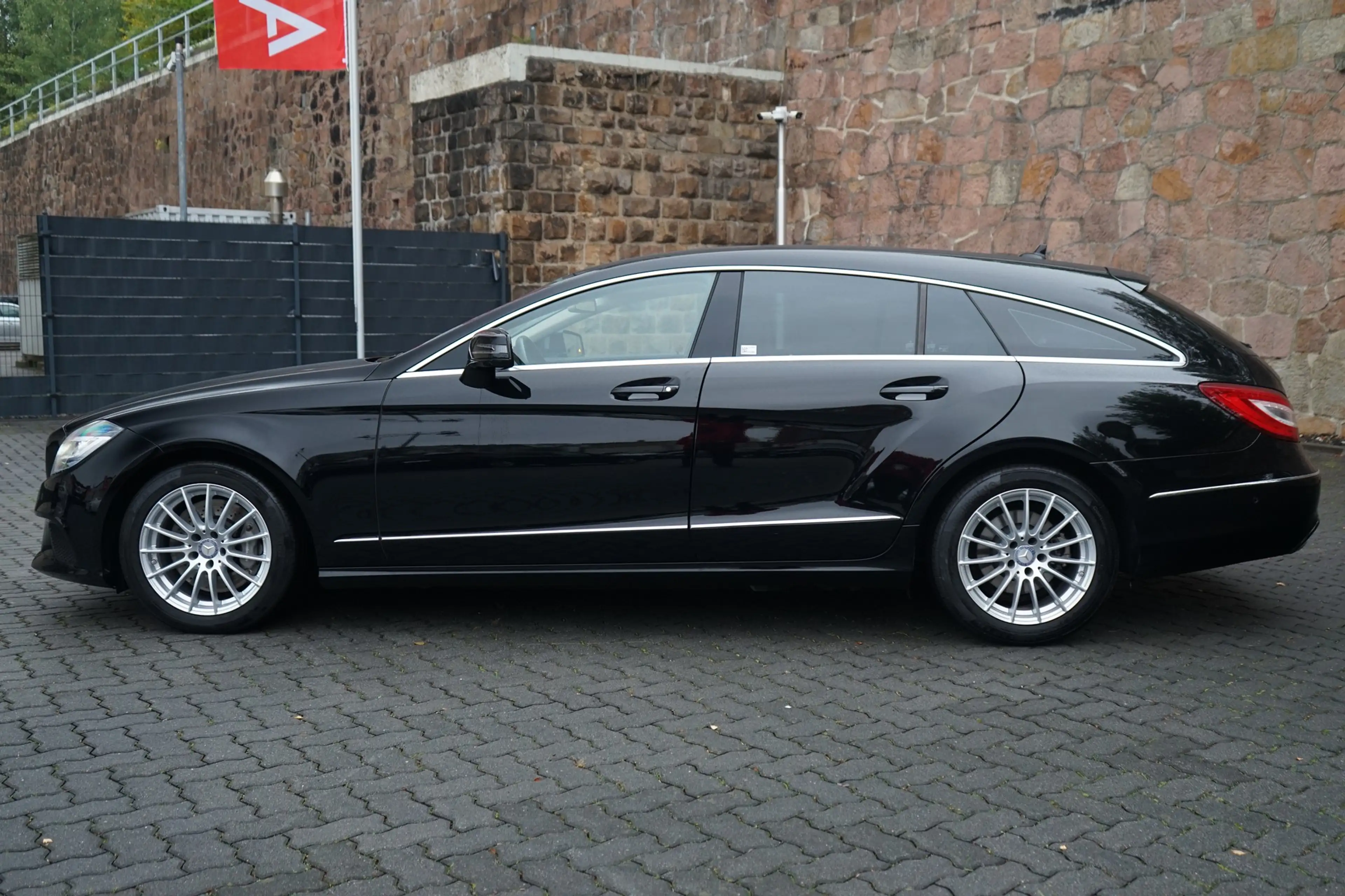 Mercedes-Benz CLS 400 4Matic LED Navi Sitzheizung Leder Kamera — photo 13
