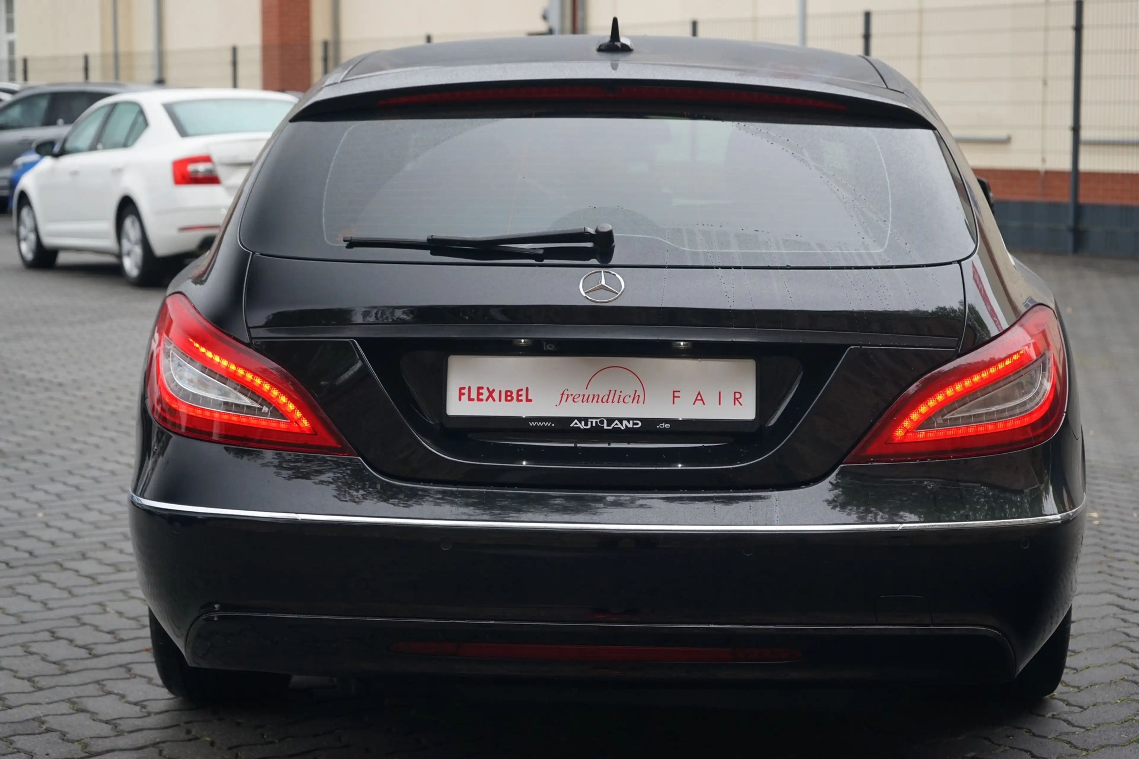 Mercedes-Benz CLS 400 4Matic LED Navi Sitzheizung Leder Kamera — photo 15