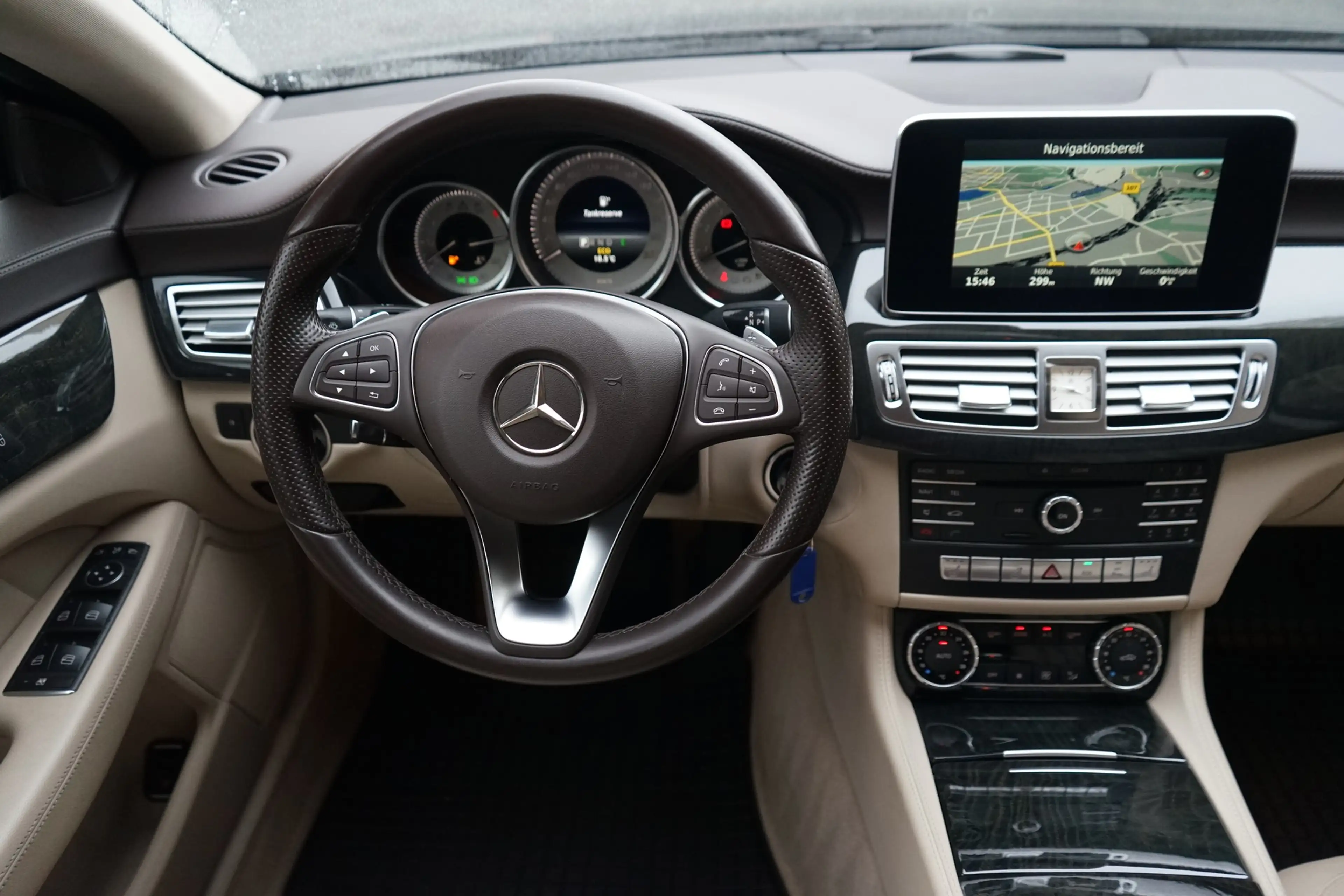 Mercedes-Benz CLS 400 4Matic LED Navi Sitzheizung Leder Kamera — photo 6
