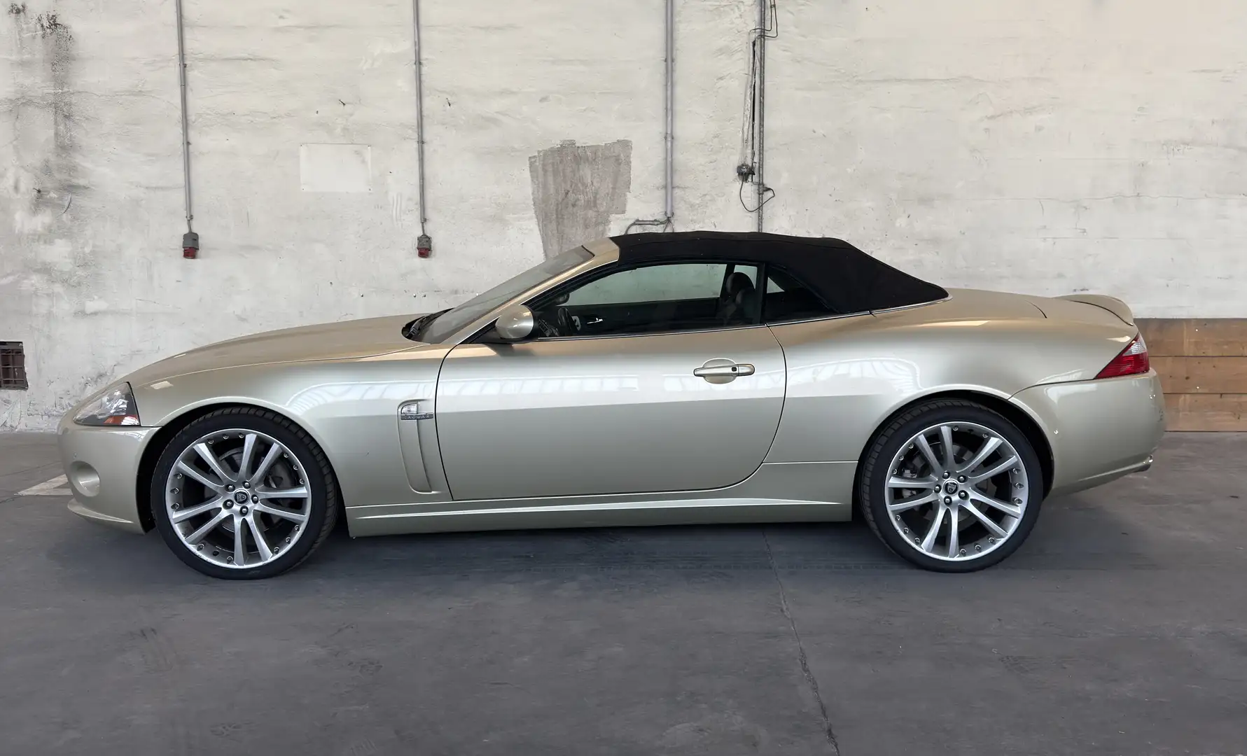 Jaguar XK8 Cabrio - 2