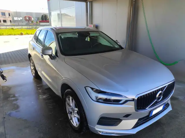 Volvo XC60 XC60 B4 AWD Momentum Full Service History, Condizioni eccellenti, verificabile