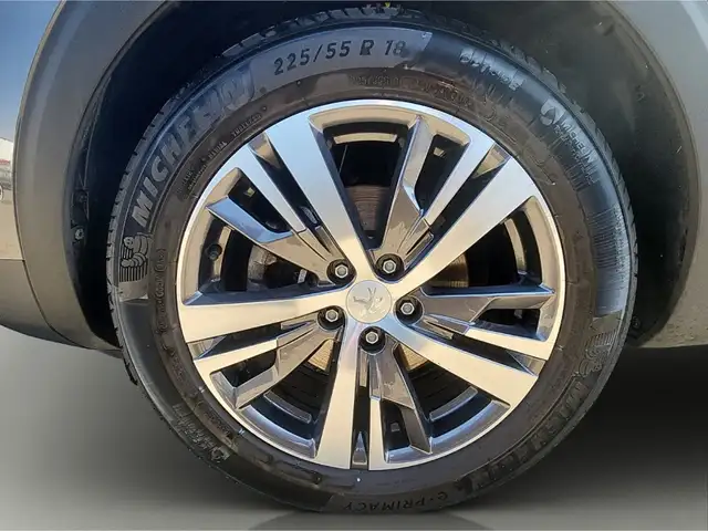 Peugeot 3008 view 11