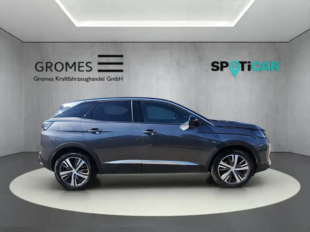 Peugeot 3008 view 2