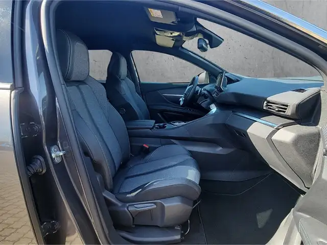 Peugeot 3008 view 13