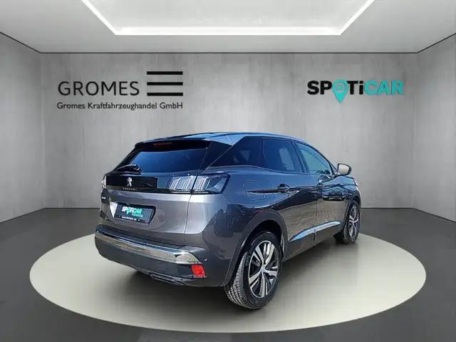 Peugeot 3008 view 3