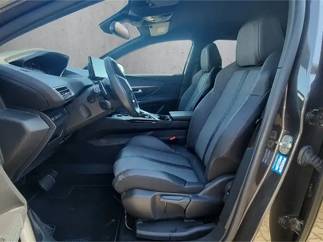 Peugeot 3008 view 9
