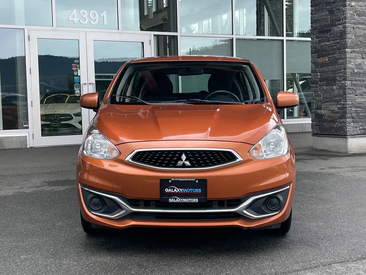 Mitsubishi Mirage снимка Mitsubishi Mirage