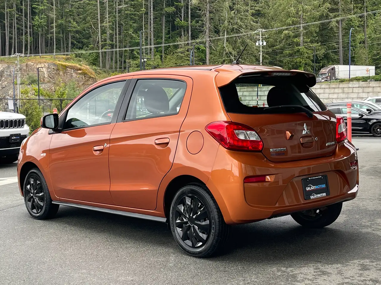 Mitsubishi Mirage снимка Mitsubishi Mirage