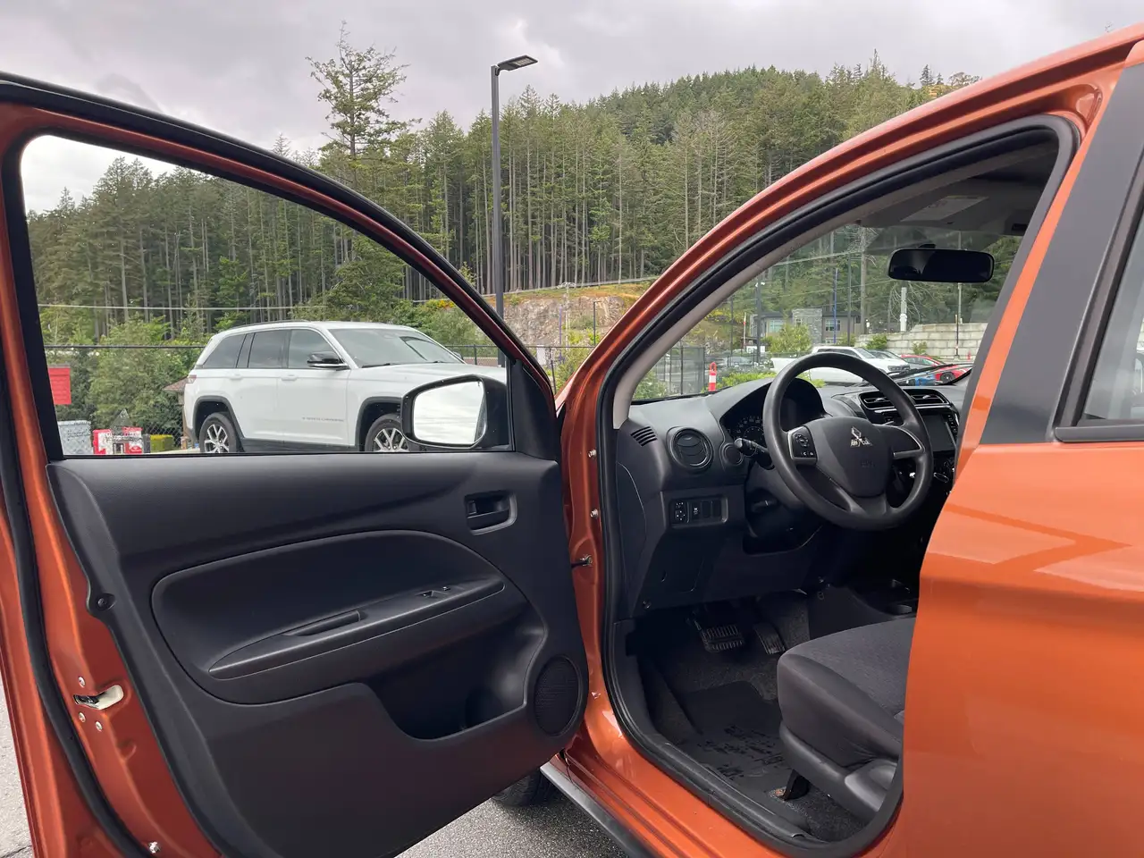 Mitsubishi Mirage снимка Mitsubishi Mirage