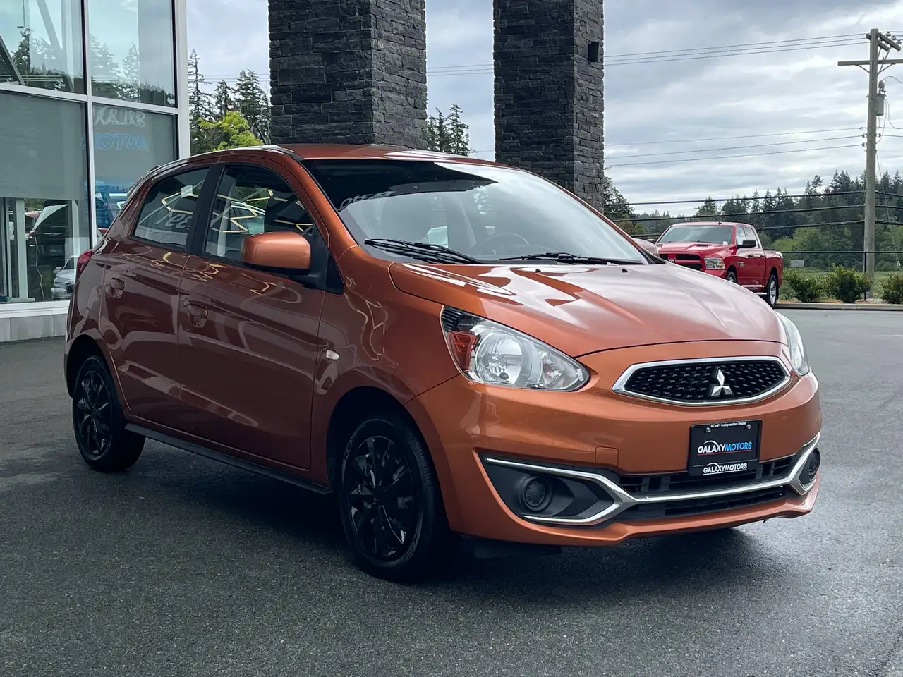 Mitsubishi Mirage снимка Mitsubishi Mirage