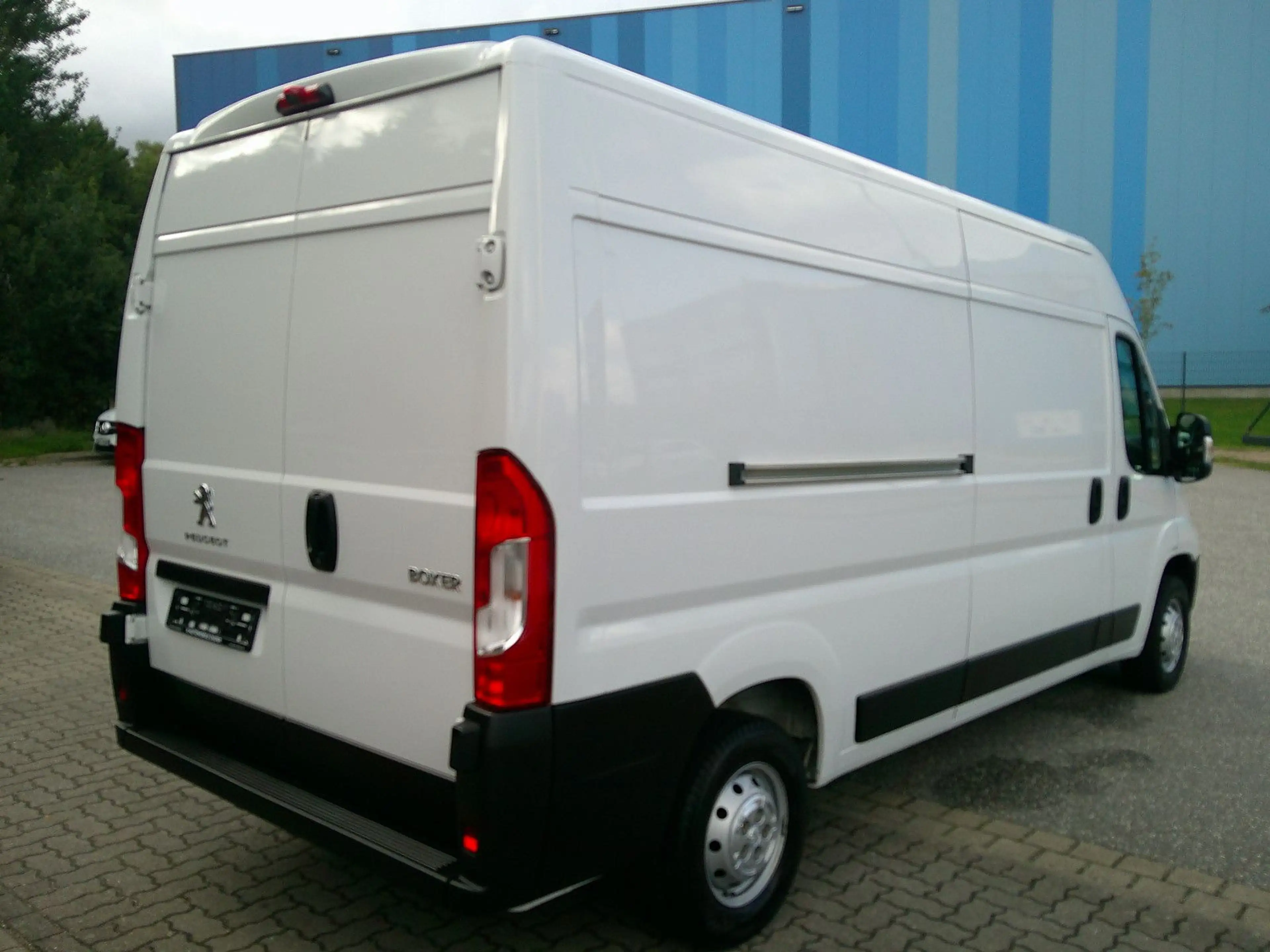 Peugeot Boxer Kasten Hochraum 335 L3H2 Pro BlueHDi 140 S — photo 5
