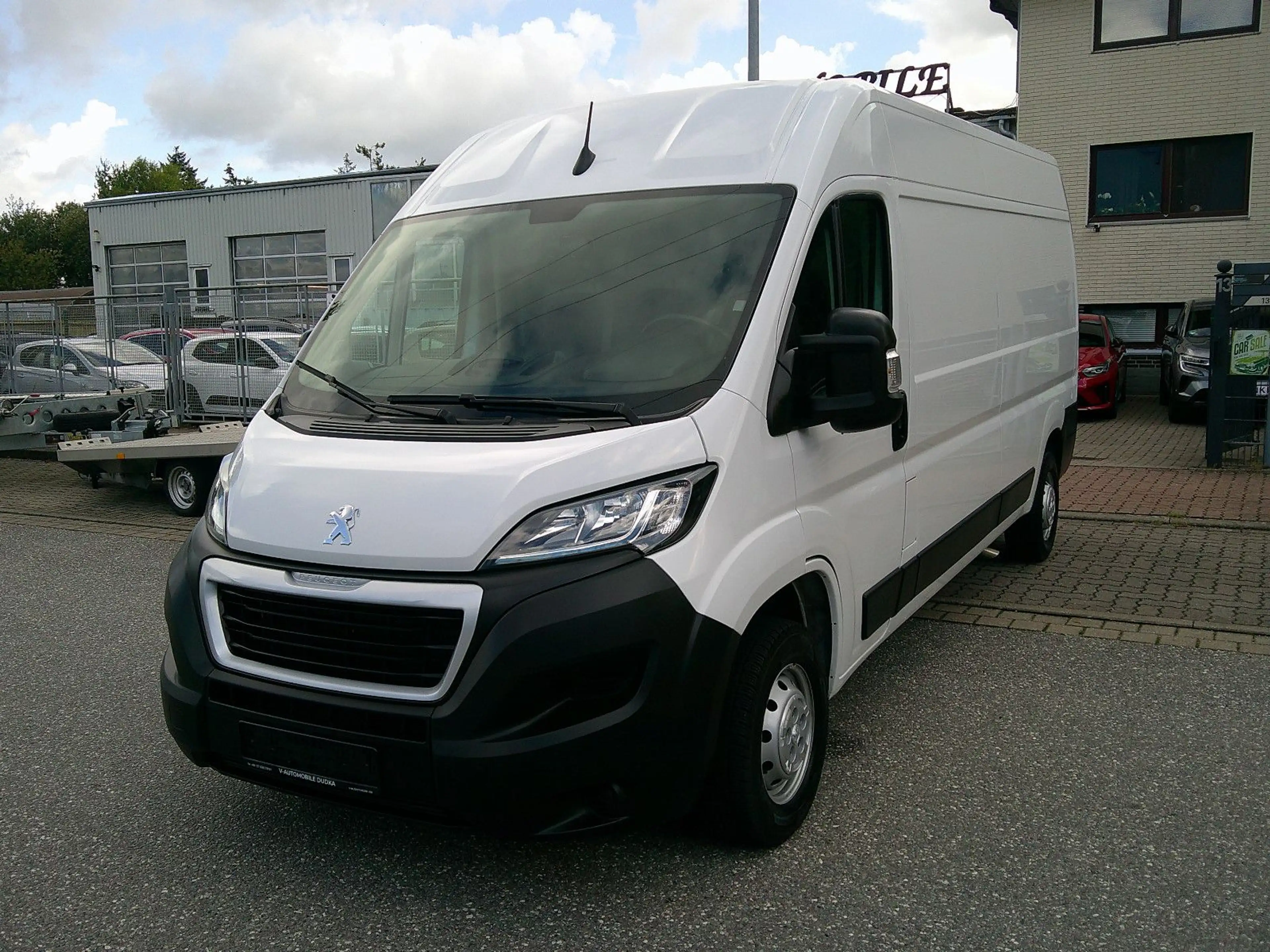 Peugeot Boxer Kasten Hochraum 335 L3H2 Pro BlueHDi 140 S