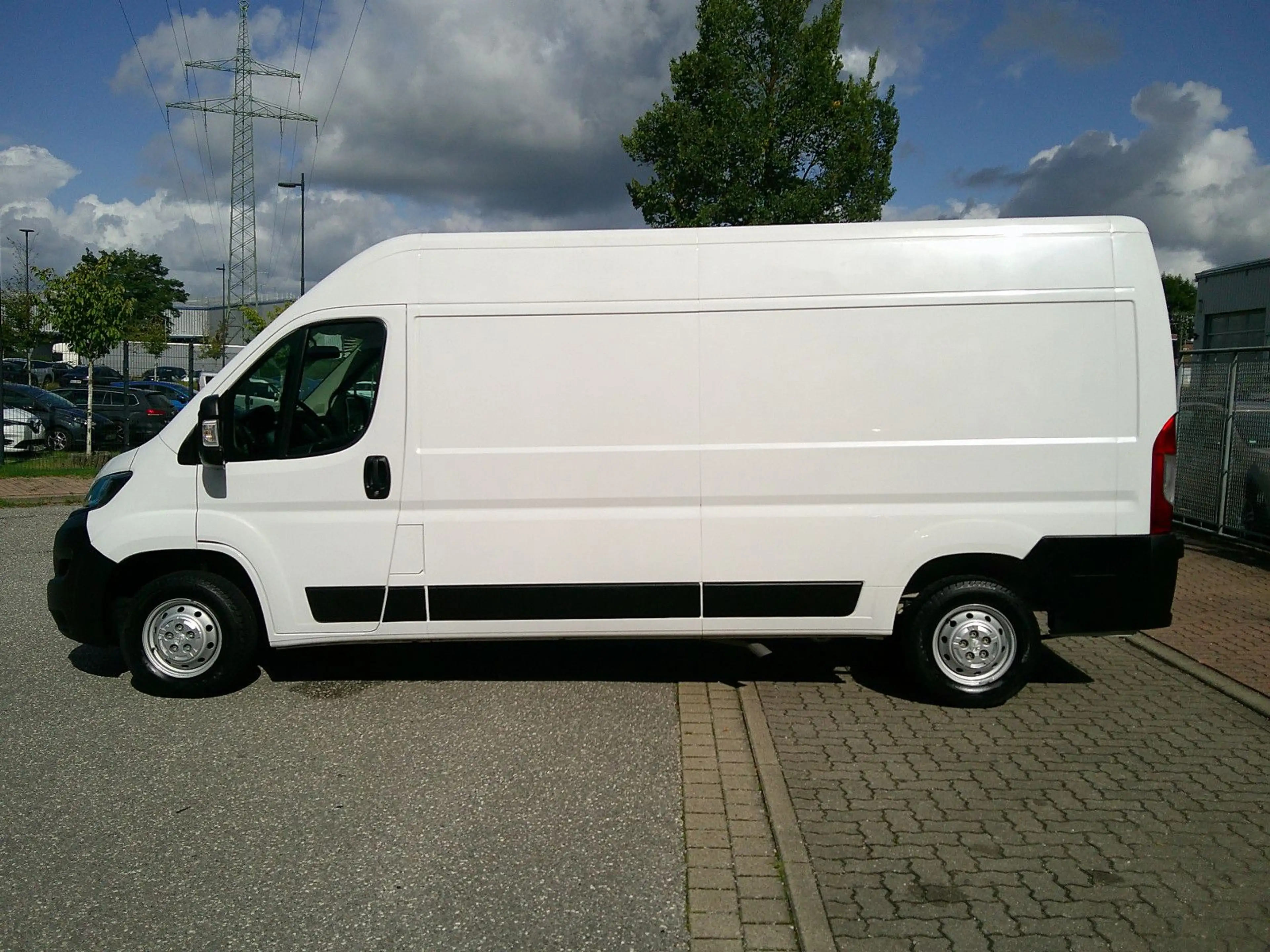 Peugeot Boxer Kasten Hochraum 335 L3H2 Pro BlueHDi 140 S — photo 9