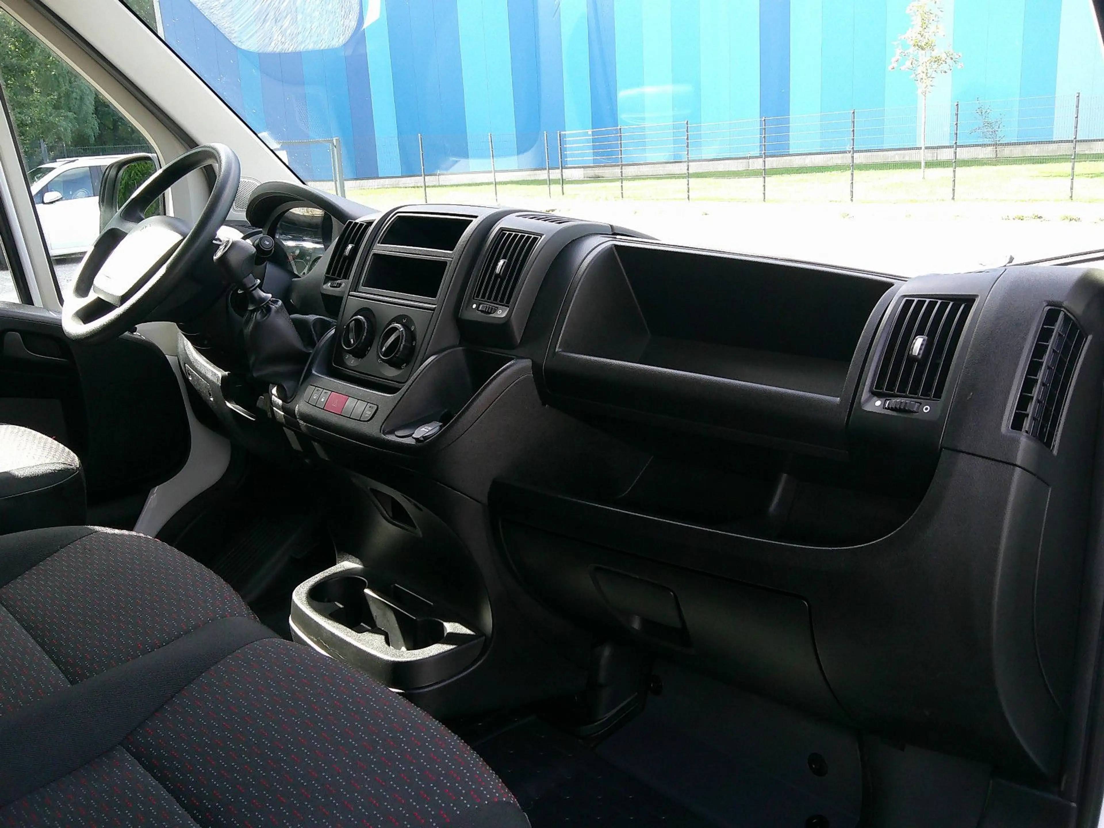 Peugeot Boxer Kasten Hochraum 335 L3H2 Pro BlueHDi 140 S — photo 11