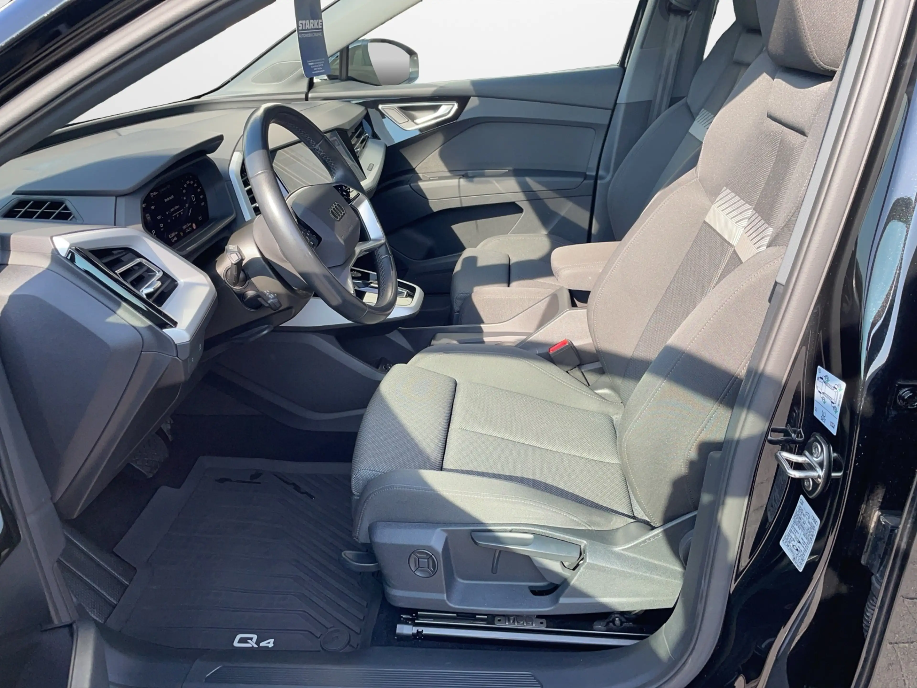 Audi e-tron — photo 7