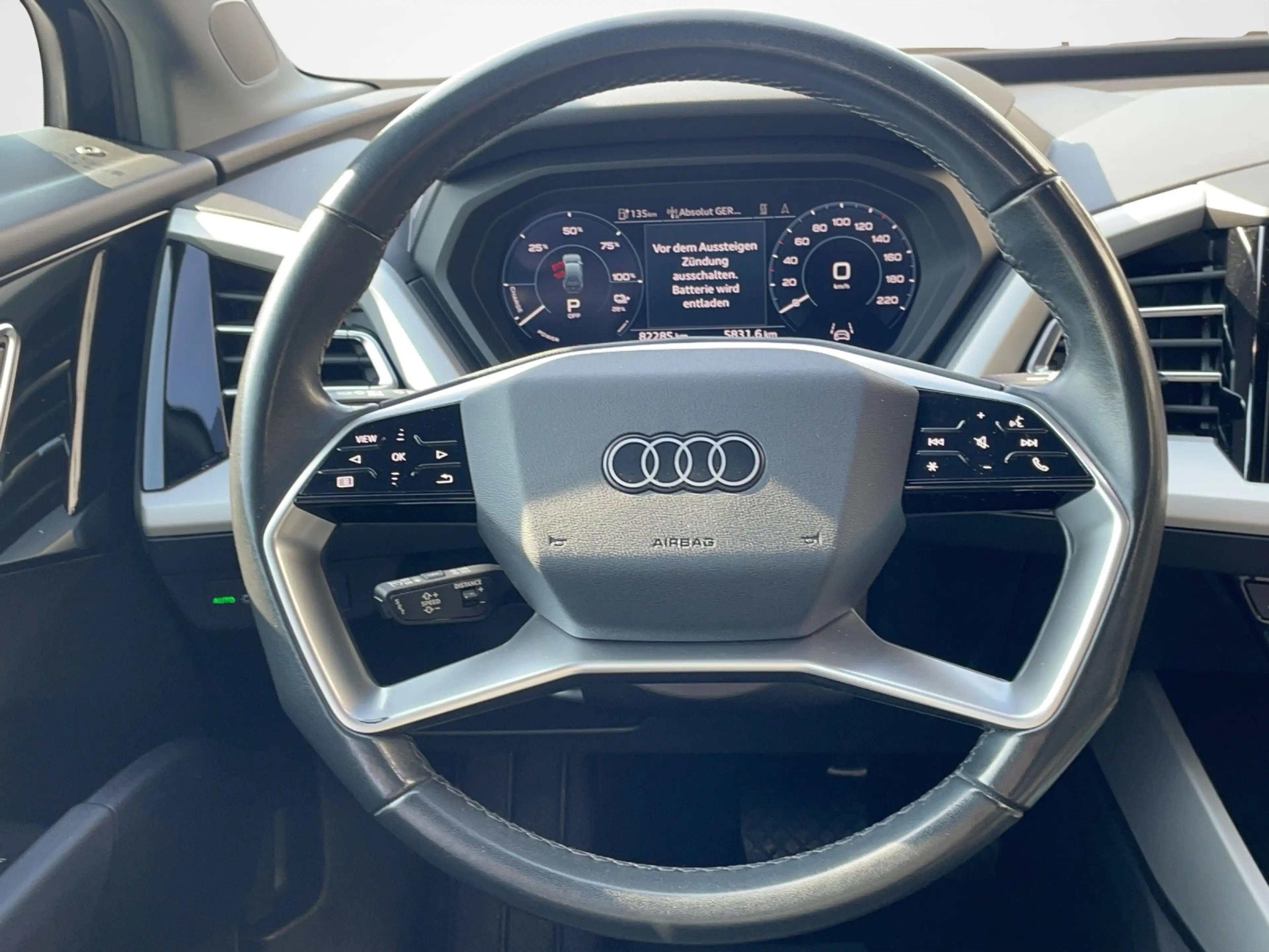 Audi e-tron — photo 9
