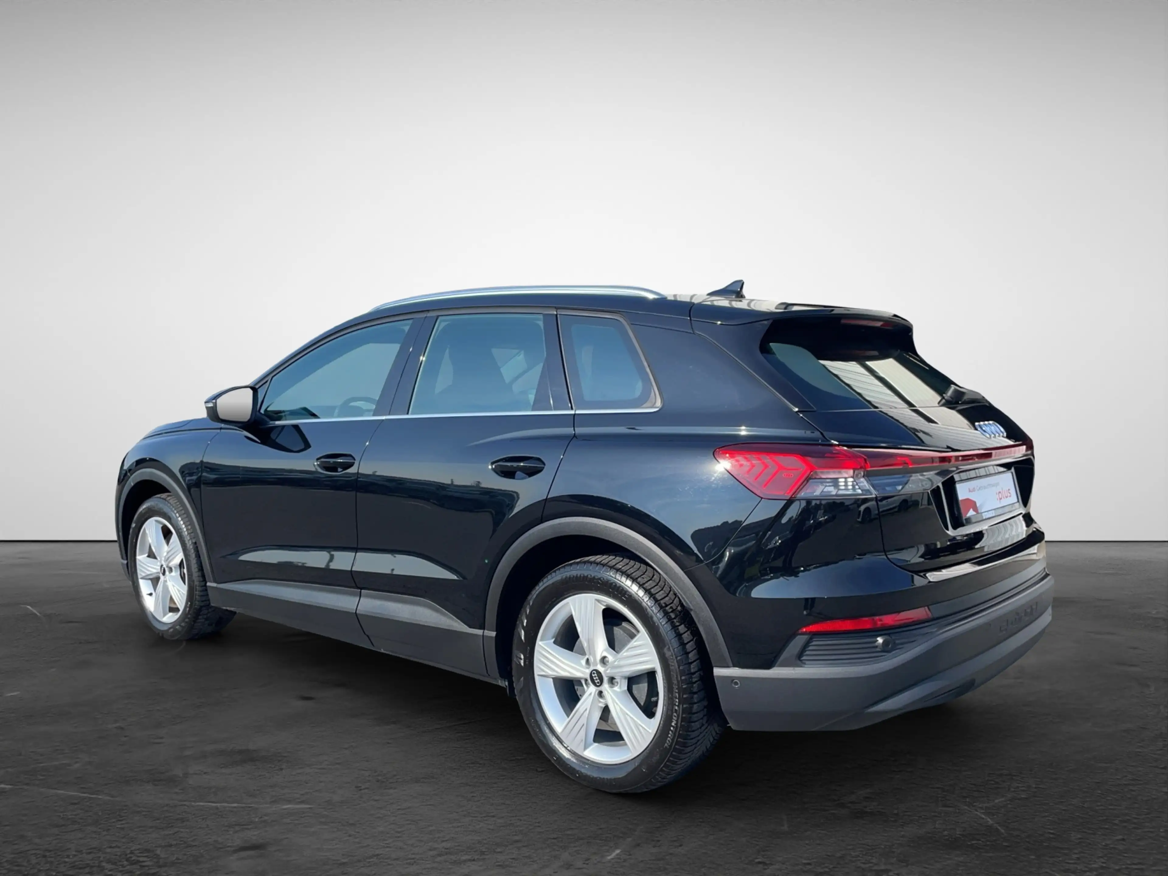 Audi e-tron — photo 4