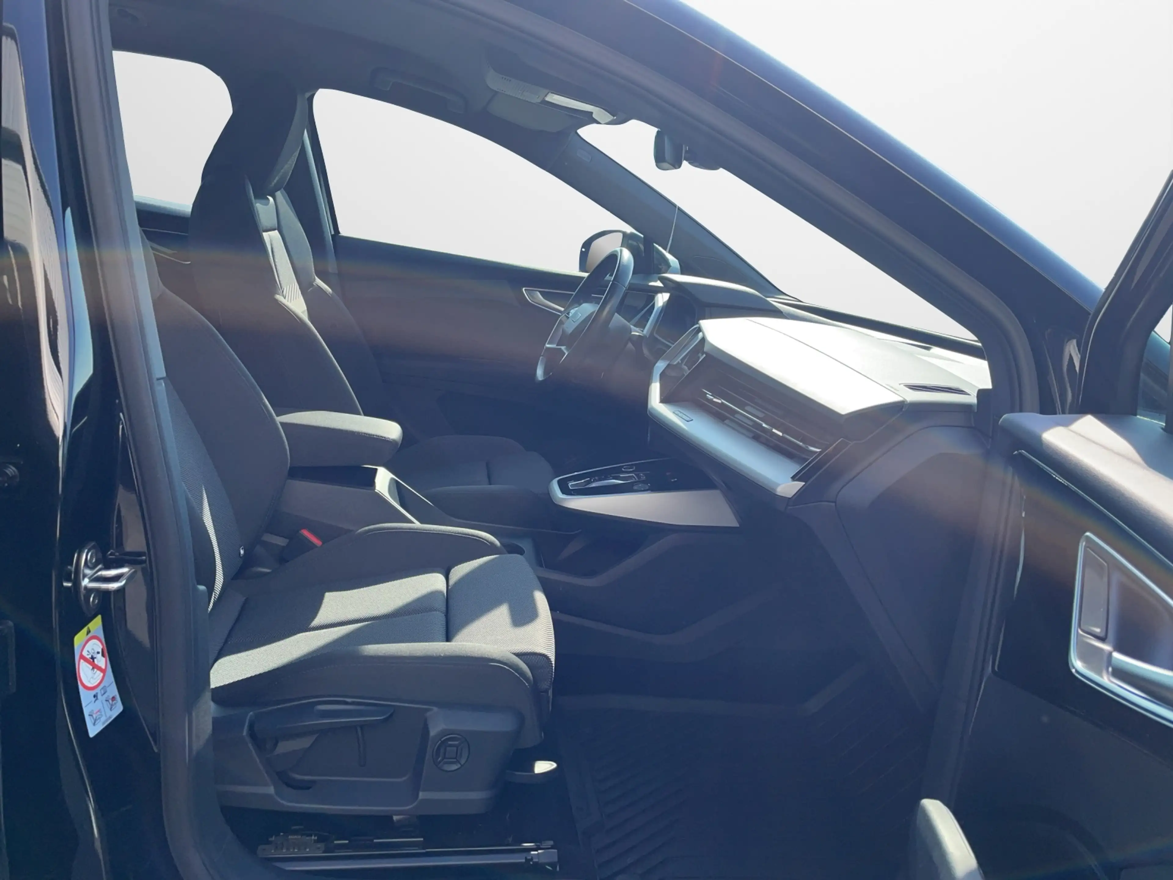 Audi e-tron — photo 13