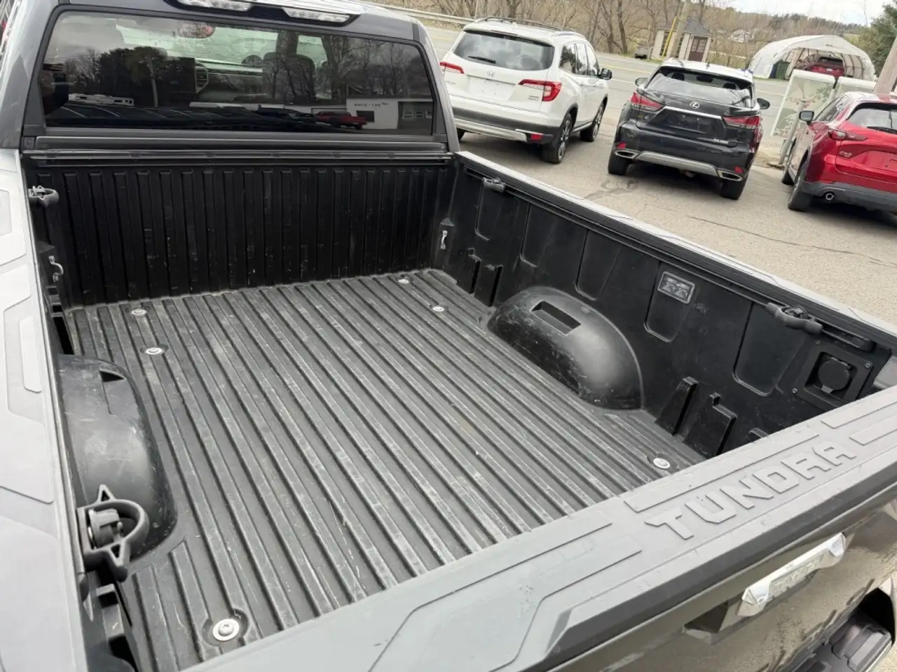 Toyota Tundra снимка Toyota Tundra
