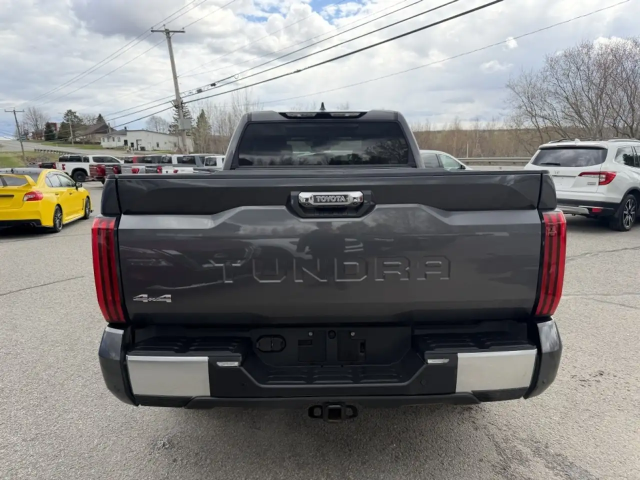 Toyota Tundra снимка Toyota Tundra