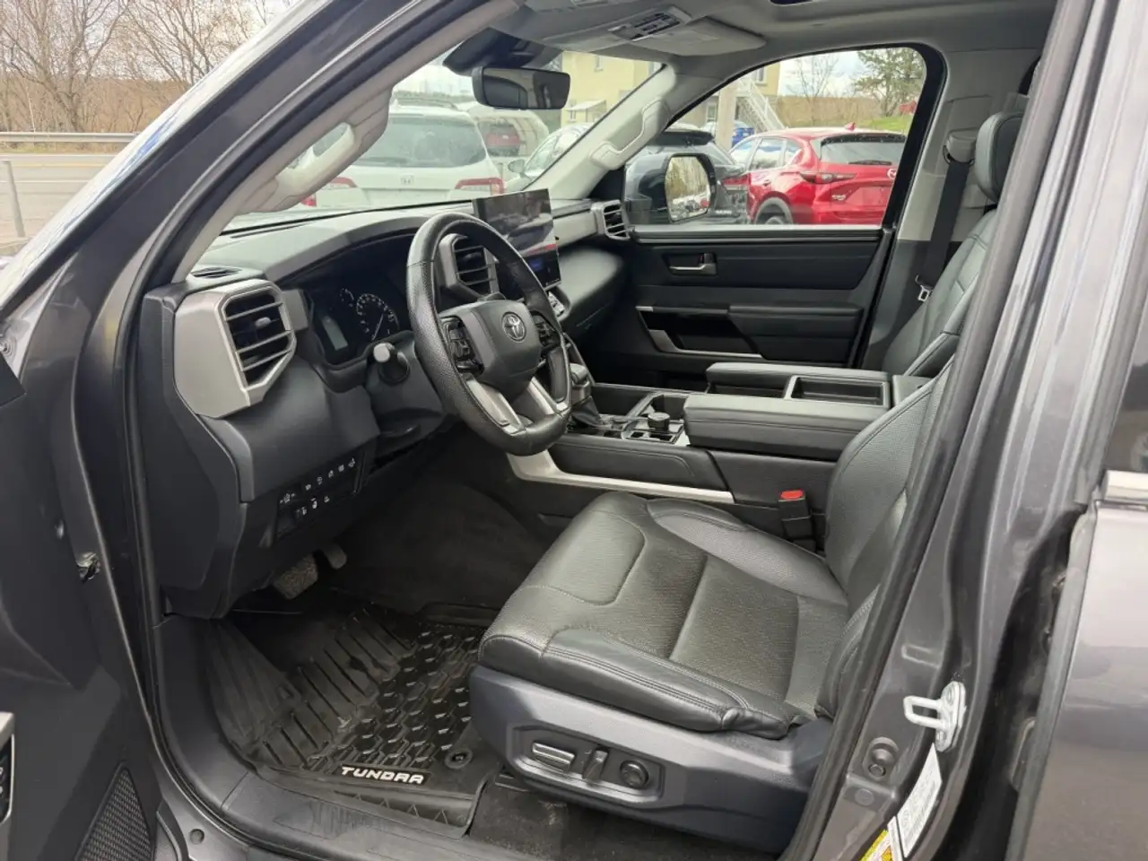 Toyota Tundra снимка Toyota Tundra