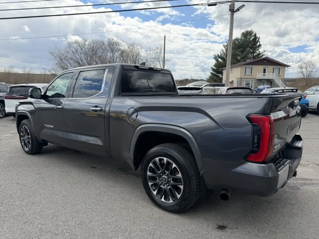 Toyota Tundra снимка Toyota Tundra