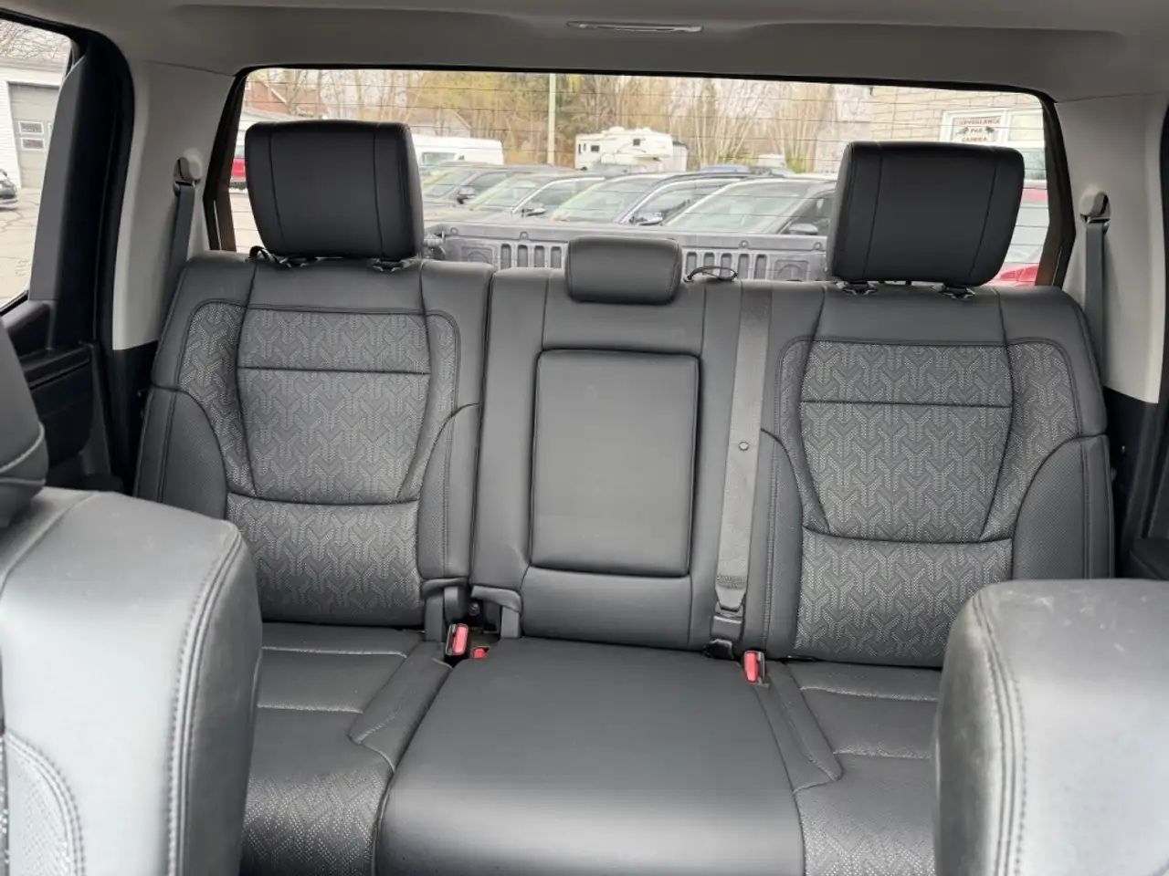 Toyota Tundra снимка Toyota Tundra