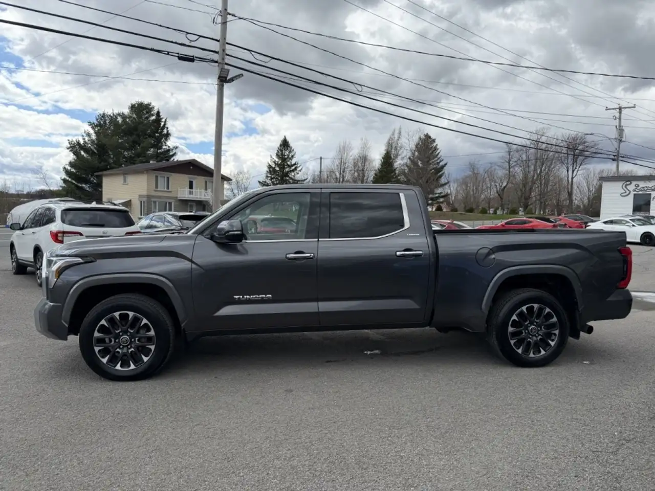 Toyota Tundra снимка Toyota Tundra