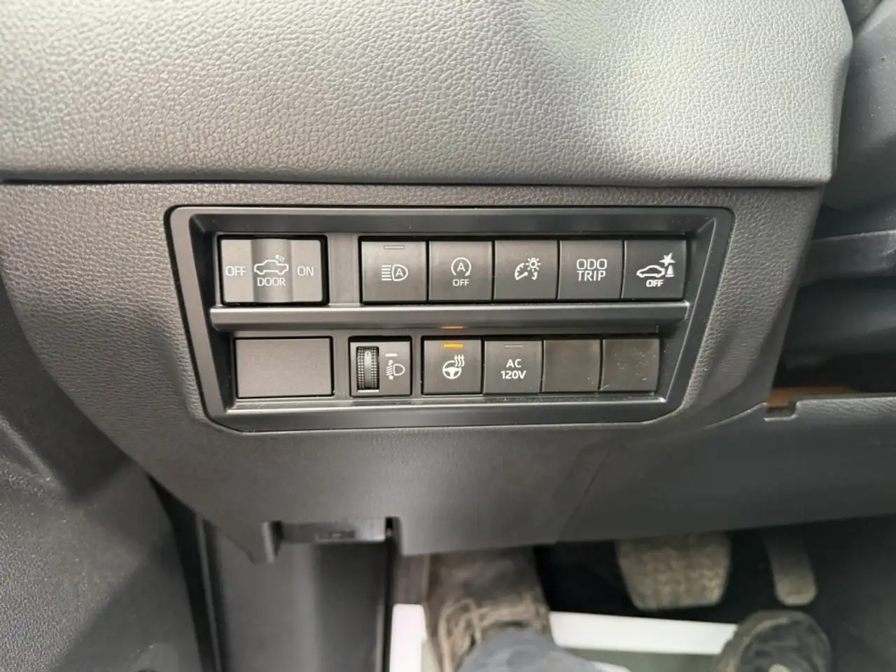 Toyota Tundra снимка Toyota Tundra