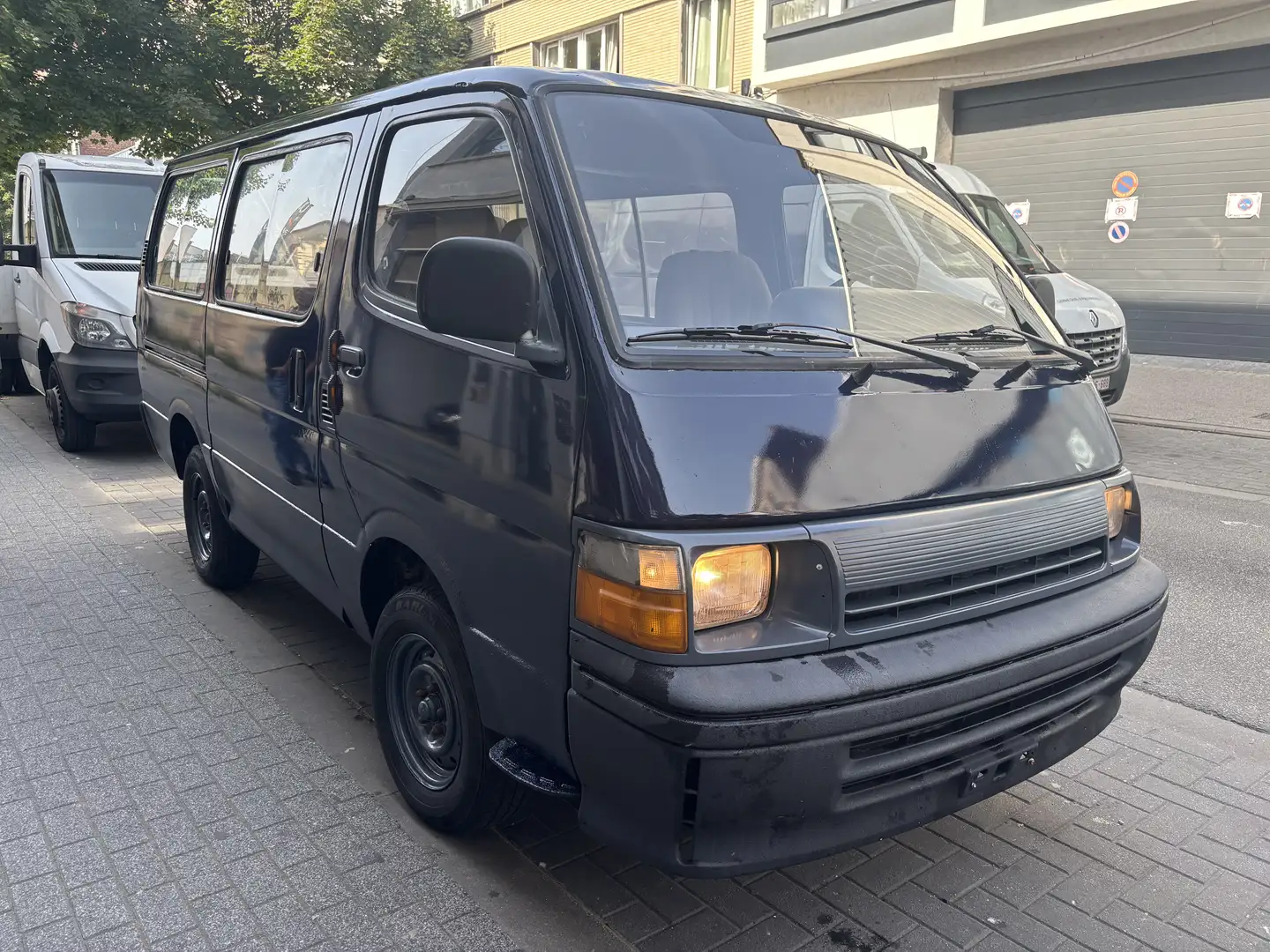 Toyota Hiace H20 - 1