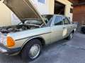 Mercedes-Benz E 230 230 E W123 Grün - thumbnail 18