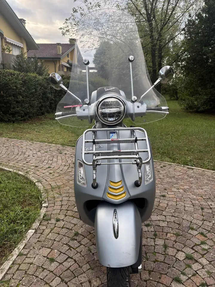 Vespa GTS Super Tech