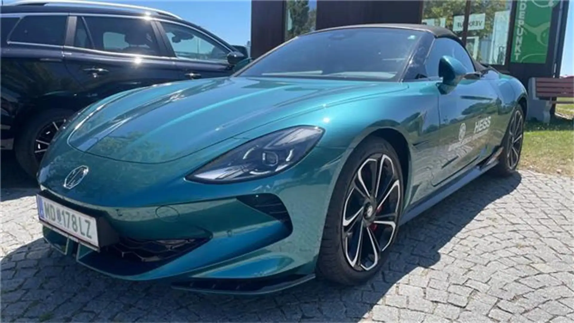 MG Cyberster 77kWh GT Schwarzes Dach / ALC Grau-Schwa Grün - 1