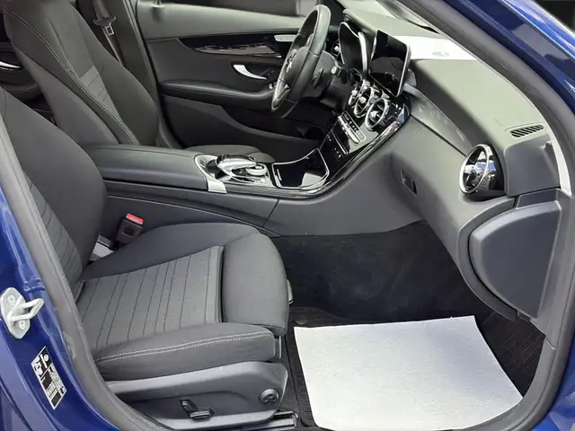 Mercedes-Benz C-Class view 13