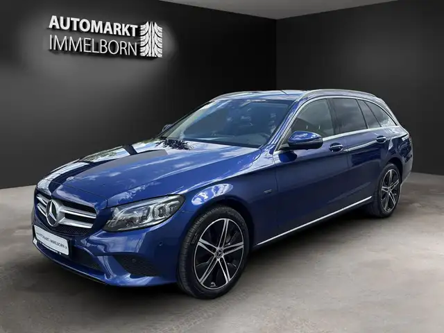 Mercedes-Benz C-Class view 4