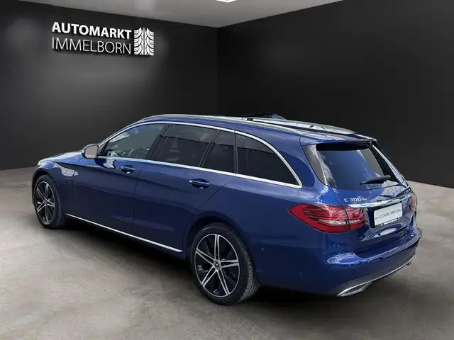 Mercedes-Benz C-Class view 5