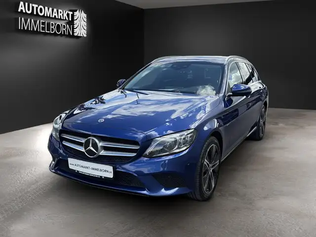 Mercedes-Benz C-Class view 3
