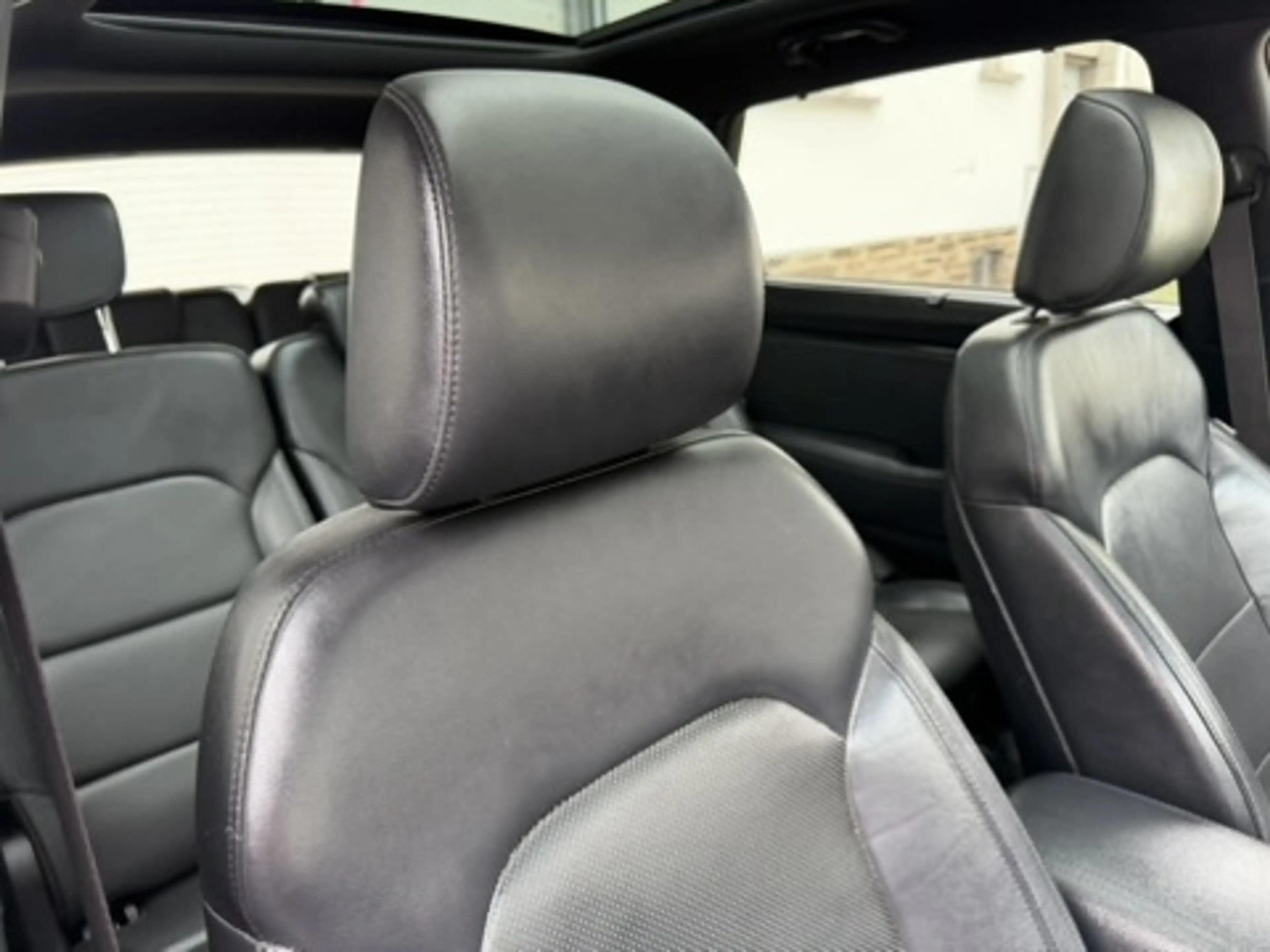 Kia Carens Spirit - Kia Carens Spirit 1.7 CRDI - 7 Sitzer -Scheckheftgepflegt - 8- fach Bereift — photo 12