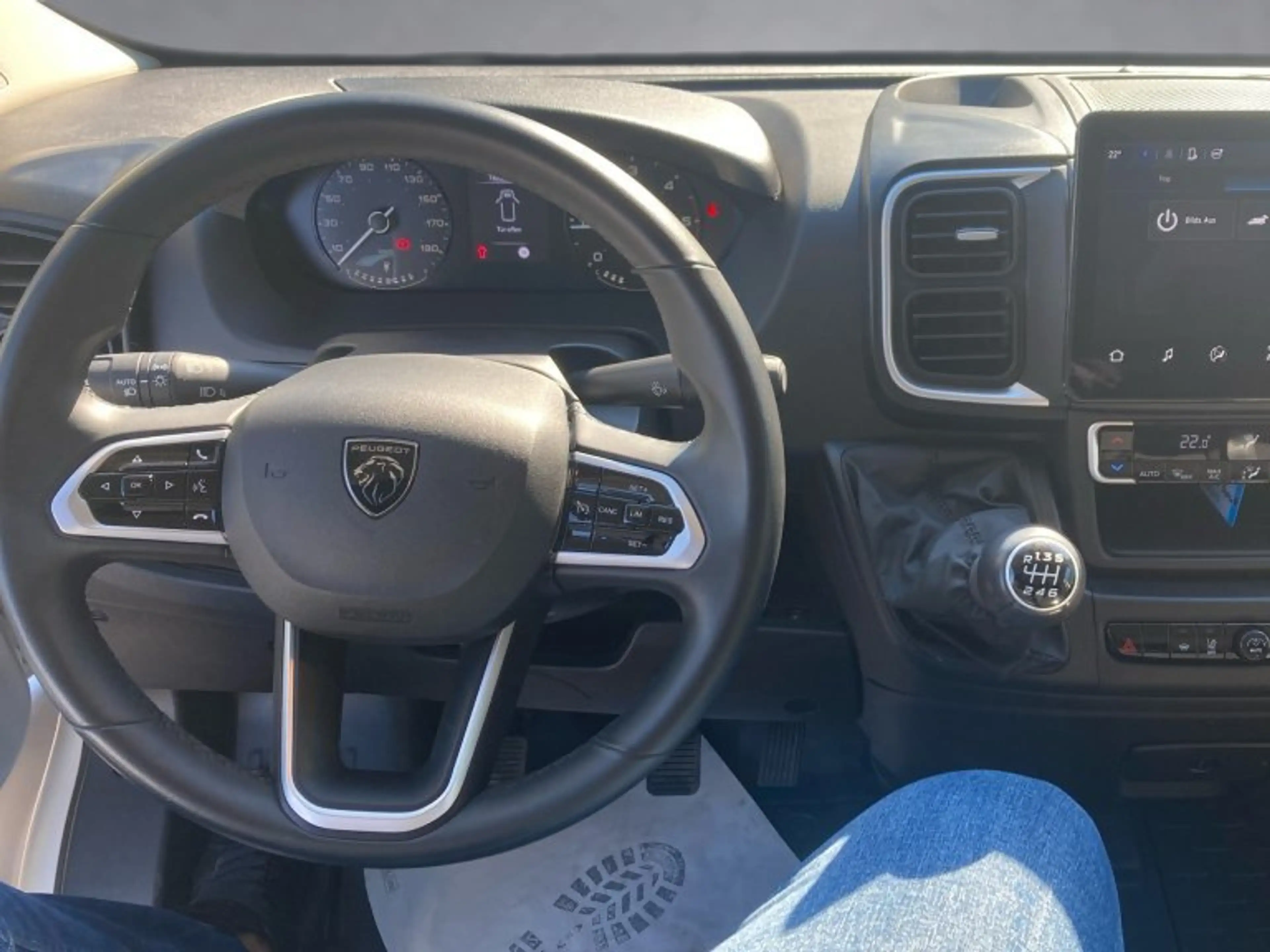 Peugeot Boxer 35+ L4H2 BlueHDi 140 S&S — photo 11