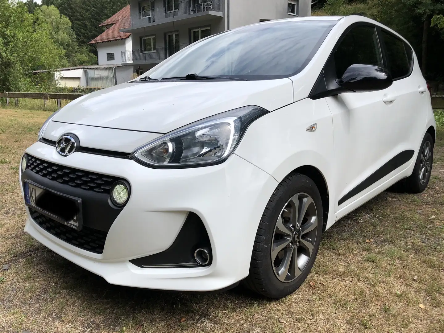 Hyundai i10 1.2 Passion Plus Einparkhilfe Sitzheizung WR Weiß - 1