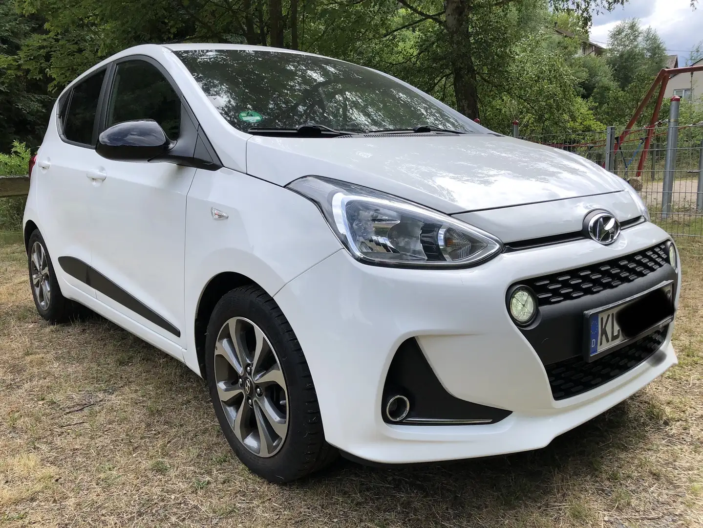 Hyundai i10 1.2 Passion Plus Einparkhilfe Sitzheizung WR Weiß - 2
