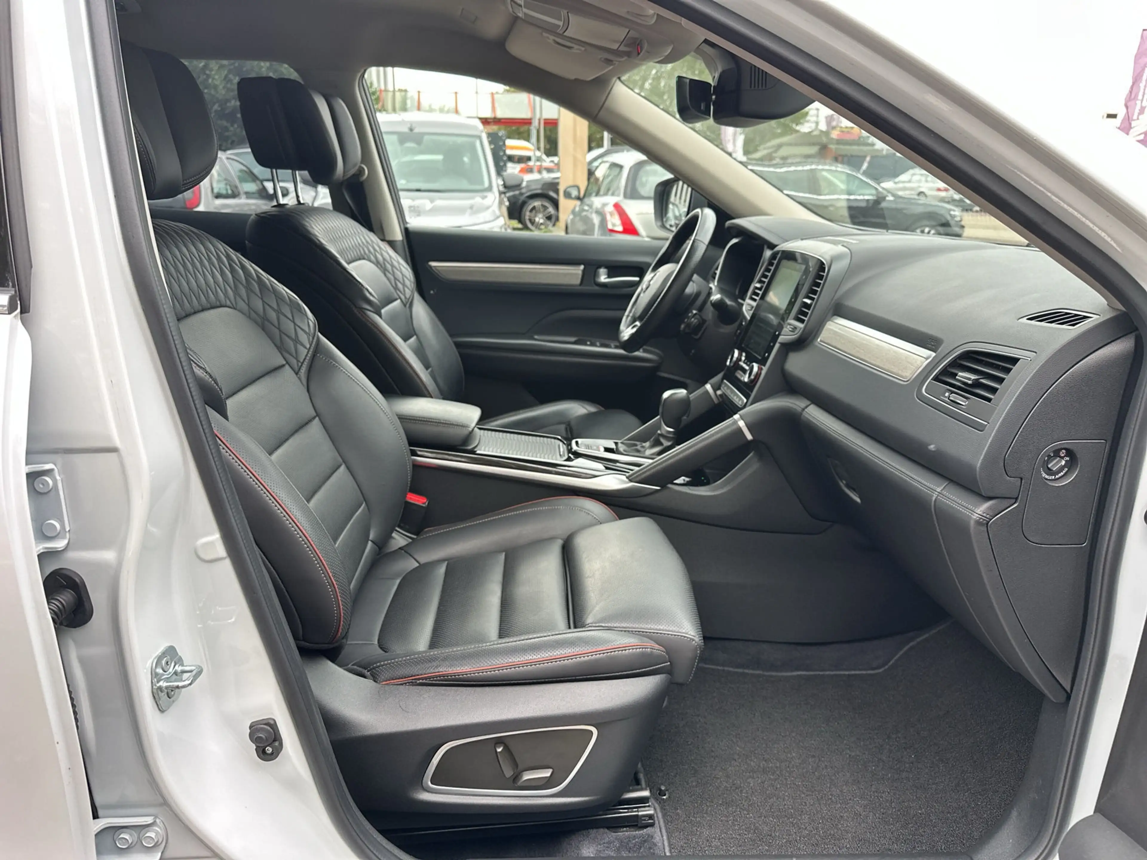 Renault Koleos Initiale Paris 4WD 2.0 BLUE dCi 185 FAP — photo 11