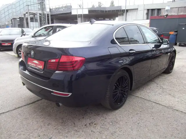 BMW 5 Series view 6