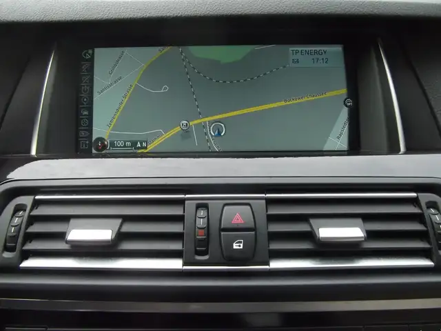 BMW 5 Series view 14