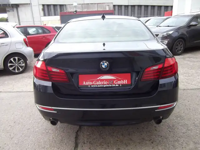 BMW 5 Series view 7