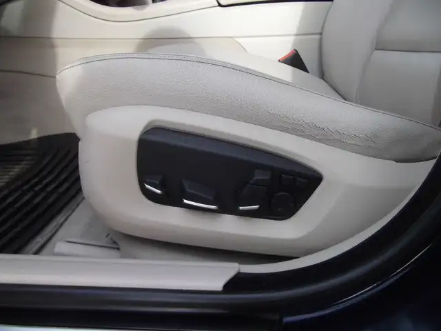 BMW 5 Series view 10